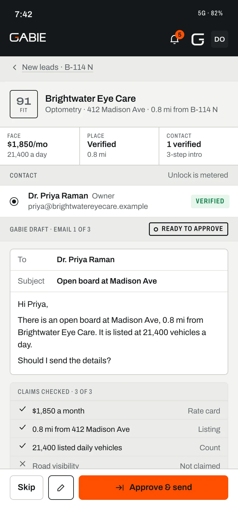 Gabie on a phone: one buyer, its contact, the draft and the checked claims